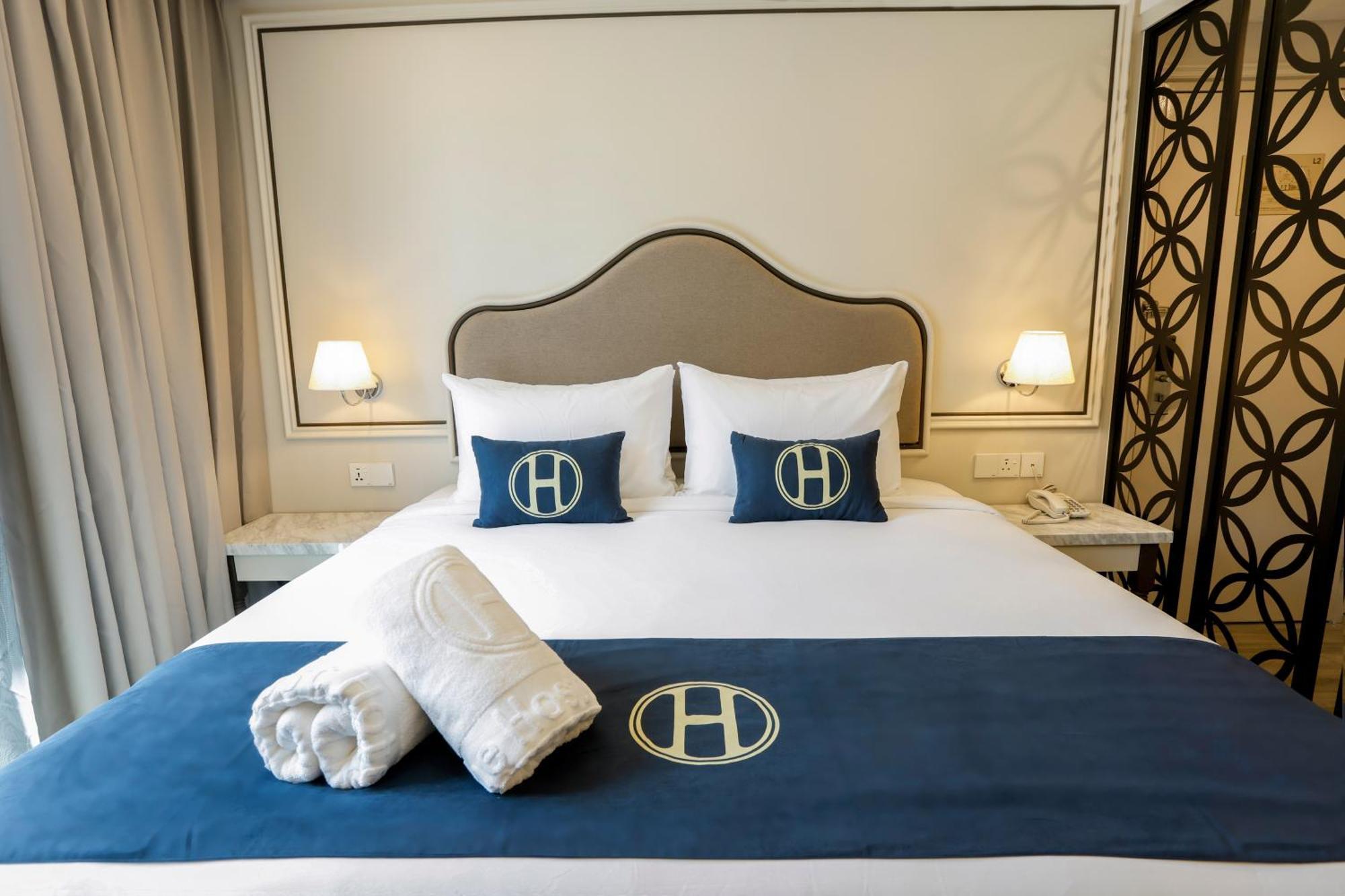 The Host Hotel ايبوه المظهر الخارجي الصورة